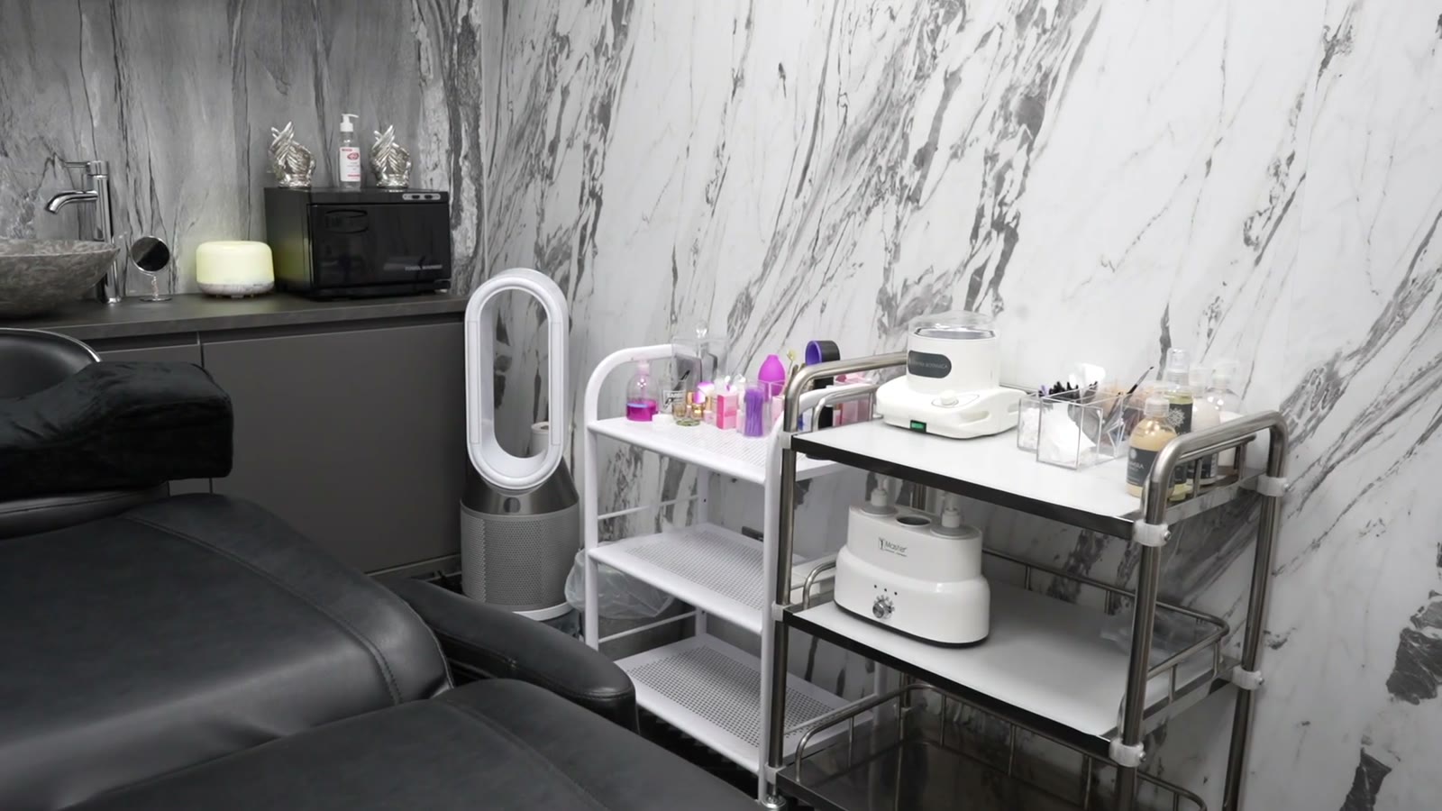 Treatment basin at Bright Smiles Beauty