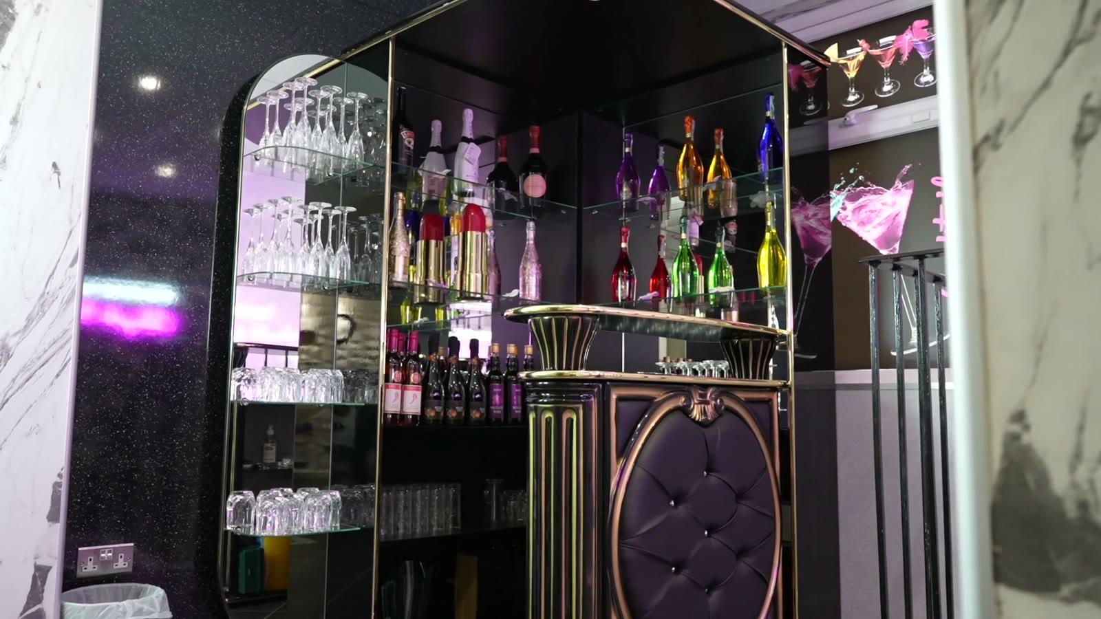 The bar at Bright Smiles Beauty
