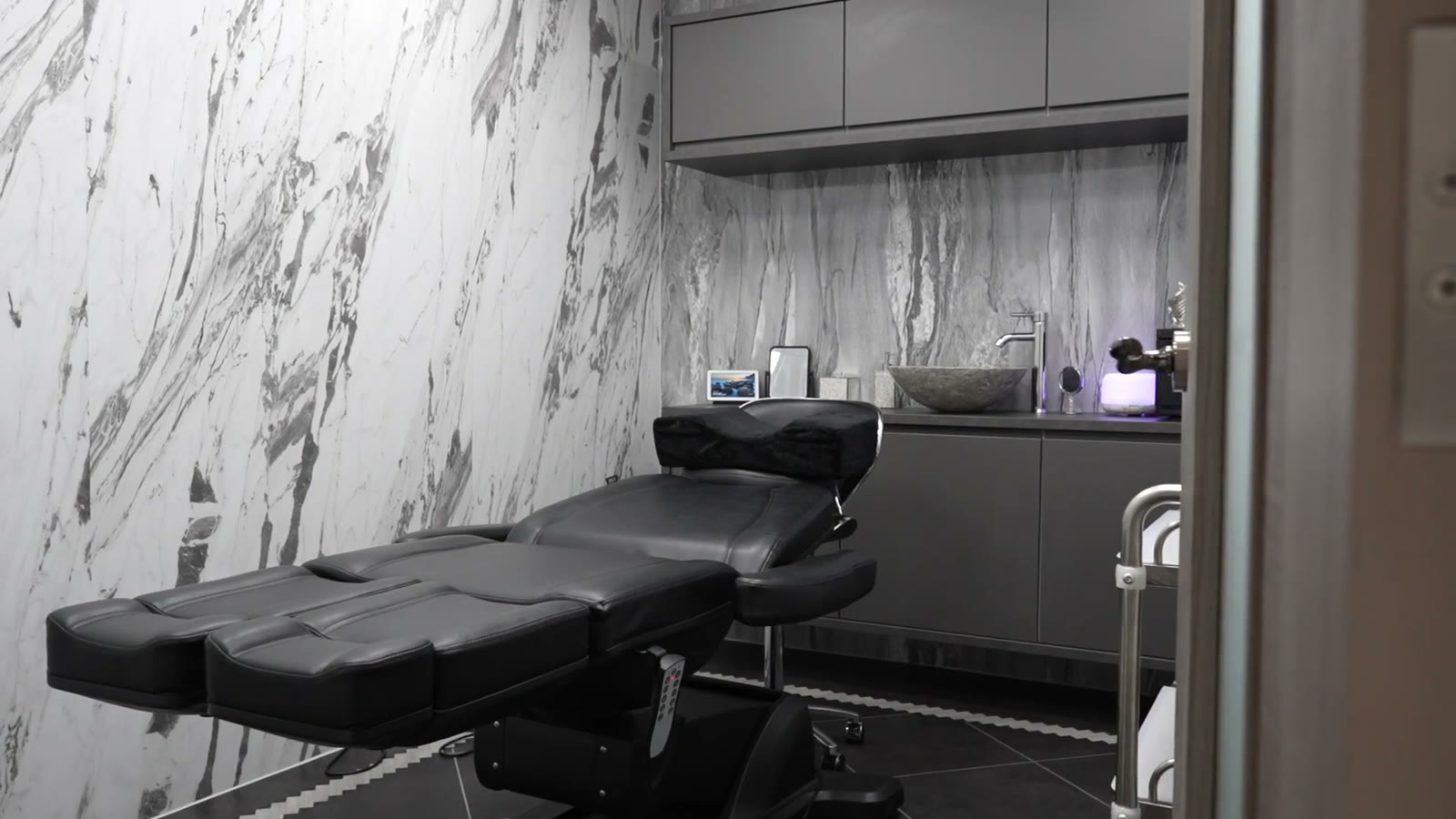 Marble treatment suite at Bright Smiles Beauty